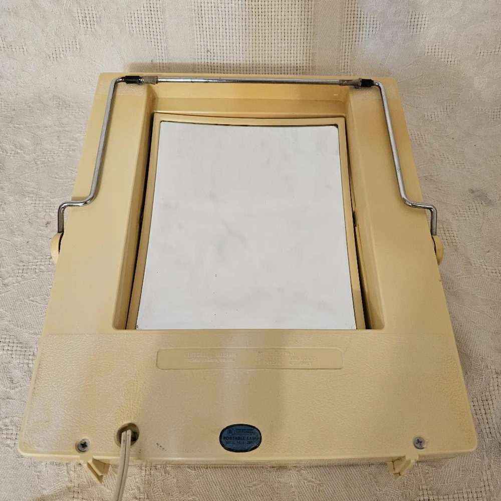 Vintage GE 4-way Light 2-Sided Makeup Mirror Portable Electric